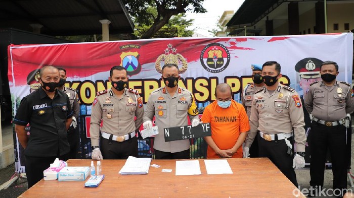 Gonta Ganti Pelat Nomor Mobil, Pelaku Tabrak Lari Kediri Ditangkap di Malang