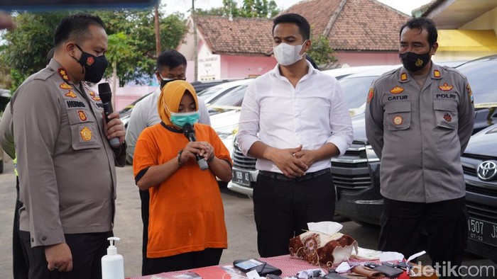 Gelapkan 19 Mobil, Ibu Rumah Tangga Dibekuk, Suami Buron