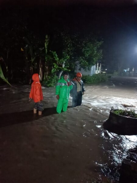 Saluran Air Tersumbat, Puluhan Rumah di Madiun Kebanjiran