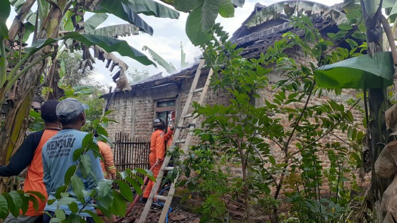 Rumah Milik Petani di Magetan Terbakar, Ayam dan Burung Senilai Jutaan Rupiah Mati