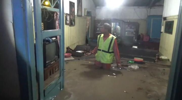 Hujan Deras Merata di Madiun, Puluhan Rumah Terendam Banjir