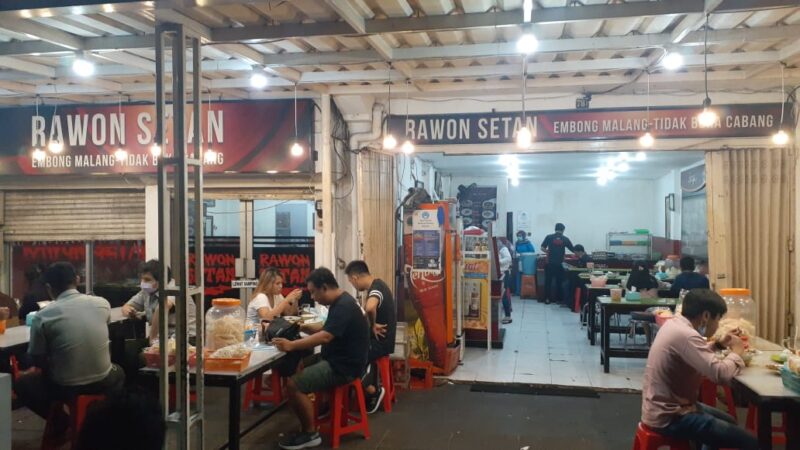 Hmmm… Lezatnya Rawon Setan Embong Malang Surabaya