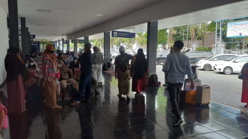 Larangan Mudik Berakhir, Ribuan Penumpang Padati Stasiun Madiun