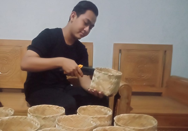 Cara Unik Karta Heppiii Community Madiun Bagikan Daging Kurban