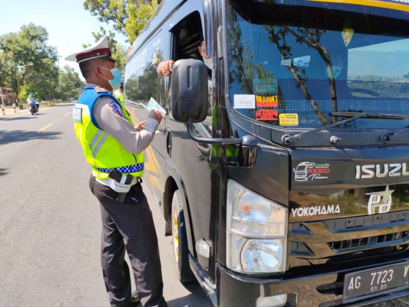 Tak Bawa Surat Bebas Covid-19, Travel Gelap Berpenumpang 9 Orang Diputar Balik di Ponorogo