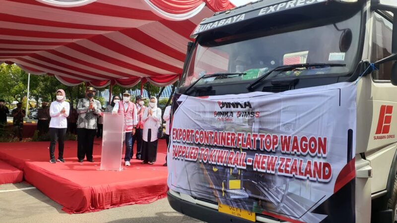 PT Inka Kirim 2 Kereta Barang Pesanan New Zealand