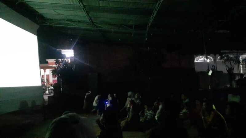 Warga Ponorogo Nobar Piala AFF di Rumah Fachrudin Aryanto, Doakan Timnas Menang