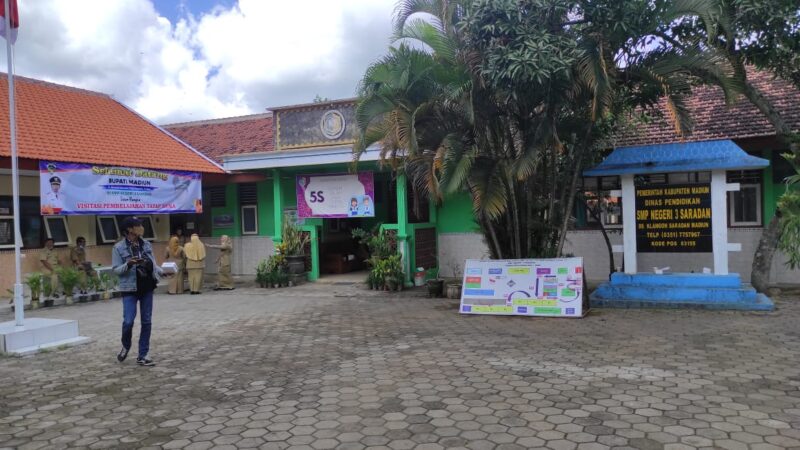 Anak-Anak Bojonegoro dan Nganjuk Sekolah di SMPN Saradan Sejak 1996