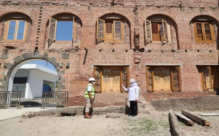 Usulkan Wahan Wisata Air di Benteng Pendem Ngawi, Khofifah Gandeng Tim dari Belanda