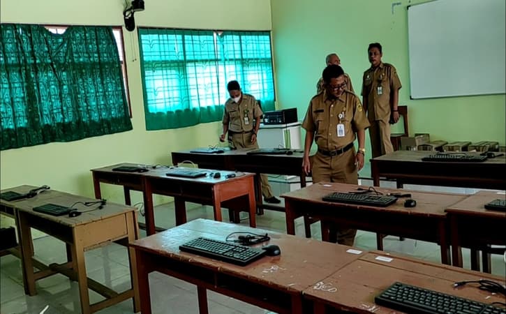 SMPN 2 Geger Madiun Kemalingan, 18 Unit Komputer Raib Digondol