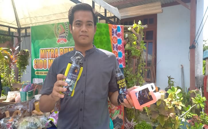 Salut! Mantan Karyawan di Madiun Ini Sukses Bikin Produk Perawatan Kendaraan, Omzet Capai Rp100 Juta/Bulan