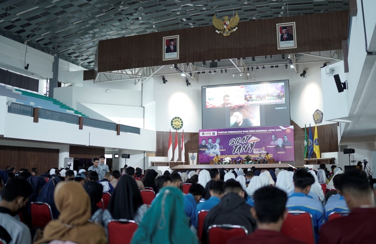 Gayeng, Ratusan Orang Diskusi dan Bedah Film Silat Tani di Unmuh Ponorogo