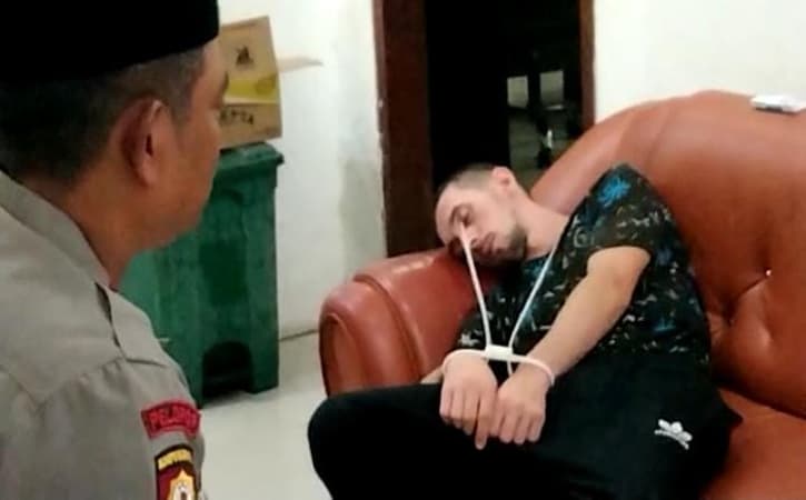 Gagal Bobol ATM, Pria Asal Bulgaria Dibekuk Warga di Madiun