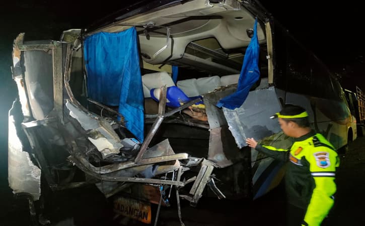 Kronologi Bus Sugeng Rahayu Tabrak Truk Tangki di Saradan Madiun