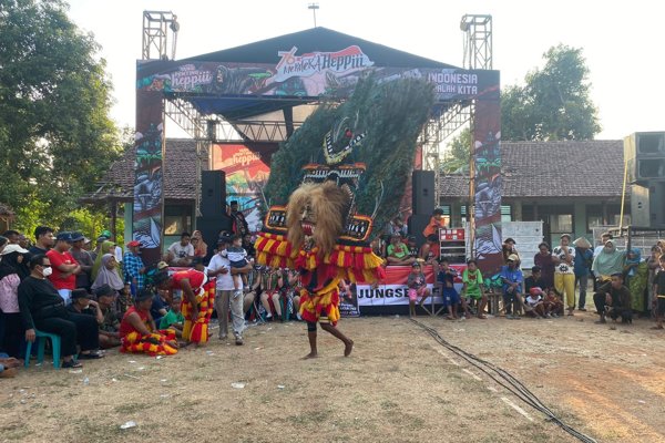 Kesenian Reog Warnai Keseruan Merdeka Heppiii Desa-desa di Madiun