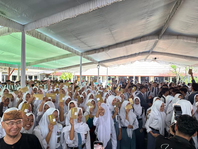 Komitmen MengEMASkan Indonesia, PT Pegadaian Kanwil X Jawa Barat Gandeng SMAN 1 Pusakanagara Luncurkan 1.900 Rekening Tabungan Emas