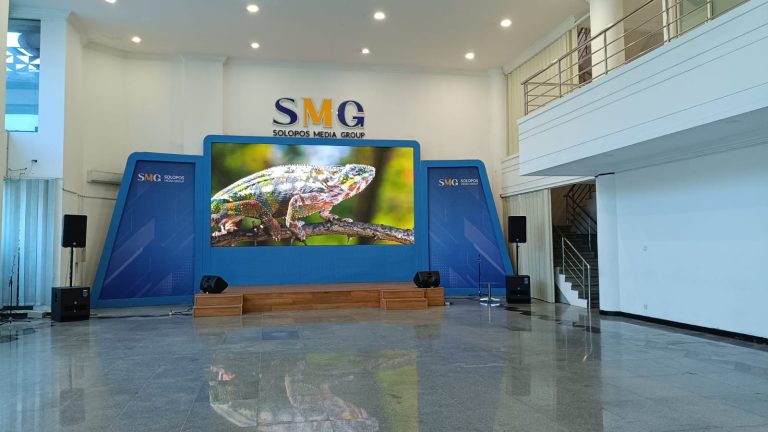 Pembuatan Videotron indoor Hall Radya Litera Solopos