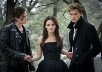 FILM BARU: “Fallen” Saat Malaikat Turun Ke Bumi dan Jatuh Cinta