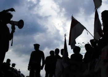 BERITA NASIONAL: Polisi Imbau Warga Luar Jakarta tak Ikut Aksi 313