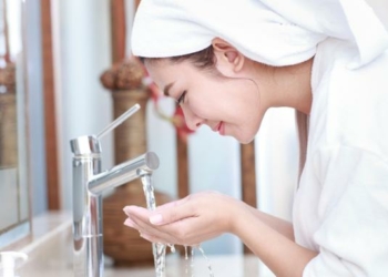TIPS SEHAT: Jangan Salah Cara Saat Mencuci Wajah