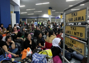 BERITA INTERNASIONAL : Kemenlu RI Sebut 300 TKI Disekap di Riyadh Arab Saudi