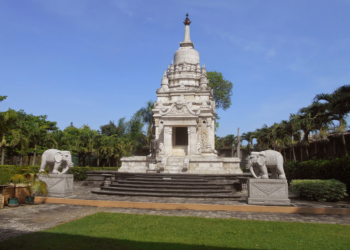 Bukan di Thailand, Wihara Cantik Ini Ada di Solo