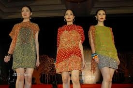 Tips Padukan Batik dengan Perhiasan Agar Terlihat Menawan