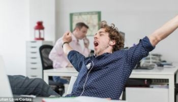 Tips Agar Tetap Berenergi Saat Puasa