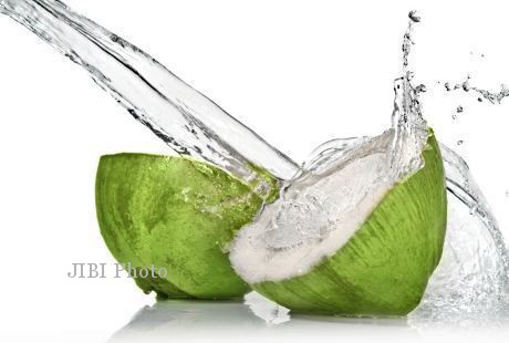 Selain Segar, Ini Manfaat Lain Air Kelapa