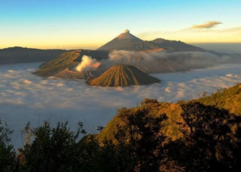 Penjelasan Hujan Salju di Gunung Bromo