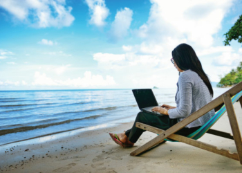 Tips Bekerja Online Sambil Traveling