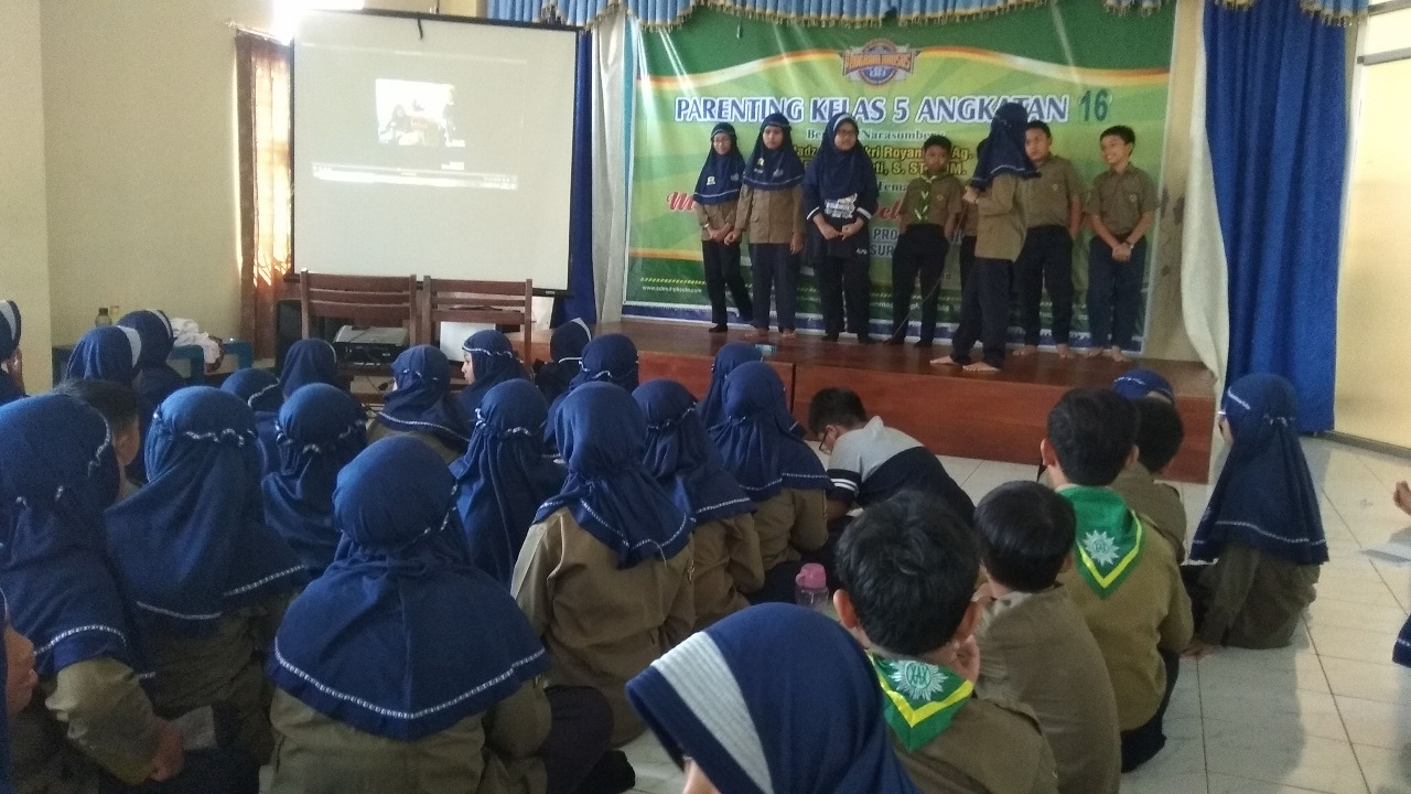 Melatih Keterampilan Literasi Teknologi Melalui Presentasi Video