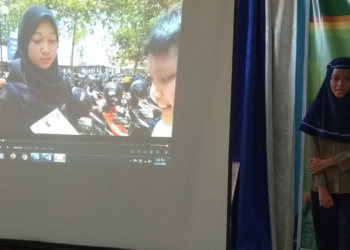 Melatih Keterampilan Literasi Teknologi Melalui Presentasi Video