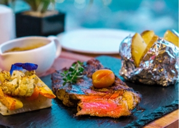 Agra Rooftop Tawarkan Menu Spesial “Steak Republic” dengan Berbagai Pilihan Daging Import yang Menggugah Selera