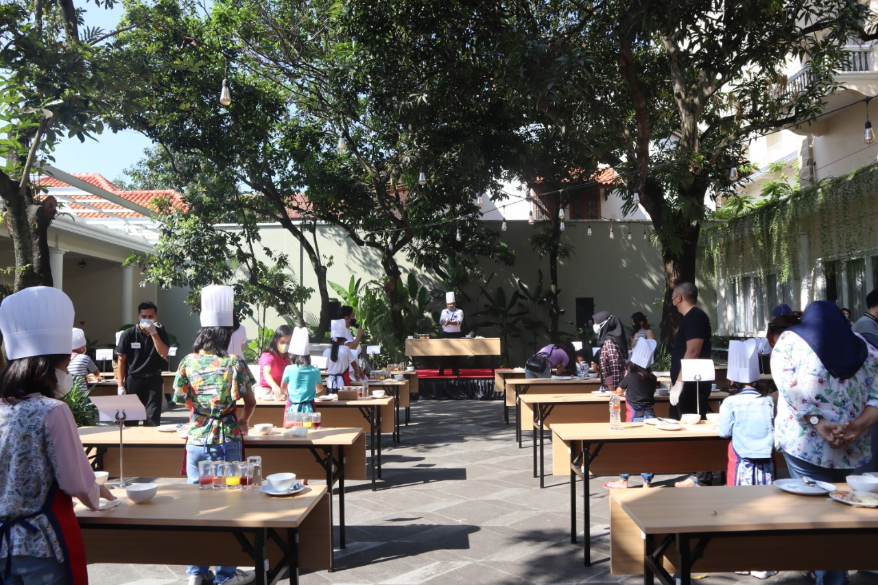 Belajar Bikin Pizza Bareng Keluarga di Canting Londo Kitchen