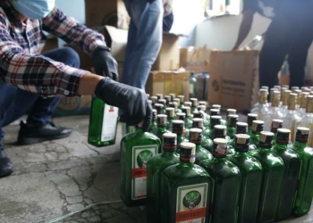 Bea Cukai Surakarta Tangkap Pembuat Miras Merk Impor Palsu