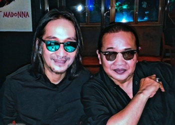 Dian Pramana Poetra dan Deddy Dhukun anggota 2D pelantun lagu Masih Ada
