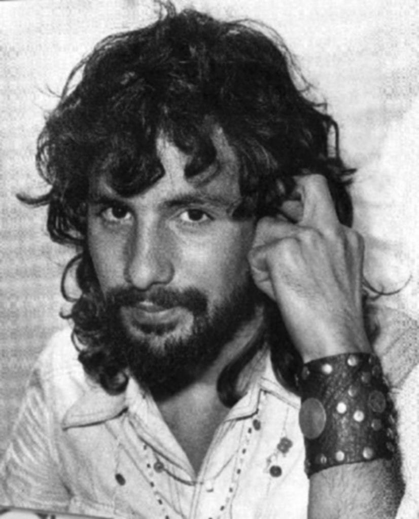 Cat Stevens sang pemilik lagu Wild World