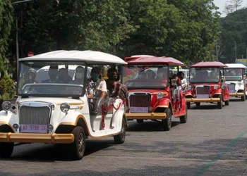 Pengoperasian Mobil Listrik Antik Wisata Solo, Sobat Solopos: Utamakan Faktor Keamanan!