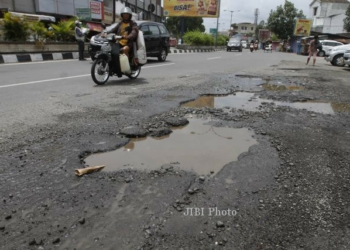 Jalan Berlubang Solo
