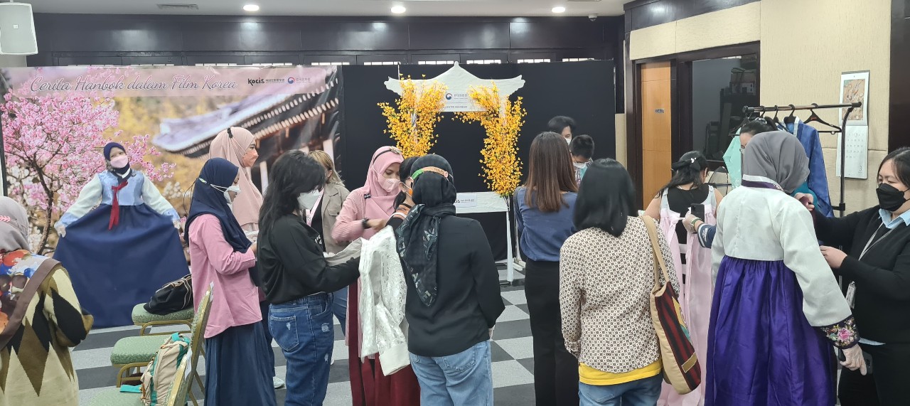 KCCI Kemas Salah Satu Budaya Asli Korea dalam “Weekly Hanbok”