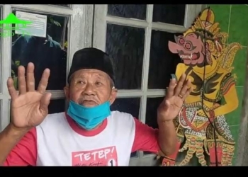 Sumardi Seniman Pembuat Wayang Kardus Asal Solo