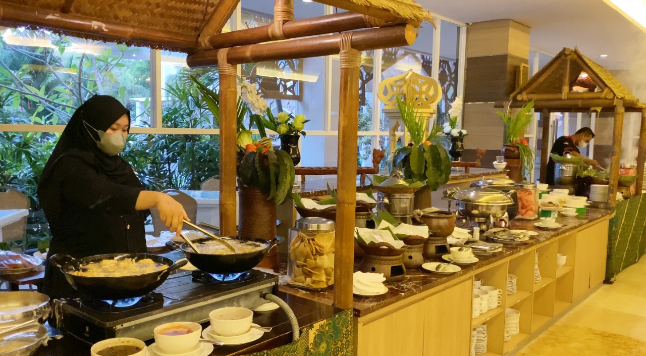 Buka Puasa Berhadiah Menginap di Syariah Hotel Solo