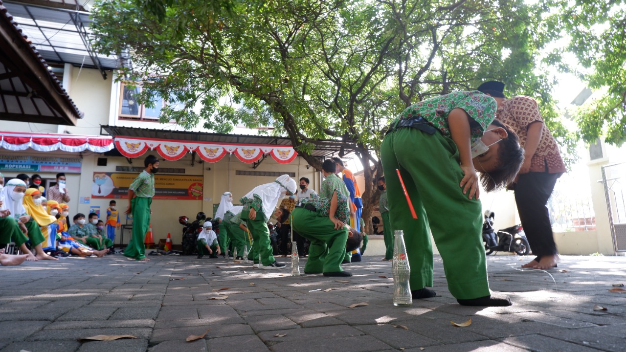 Lomba HUT RI