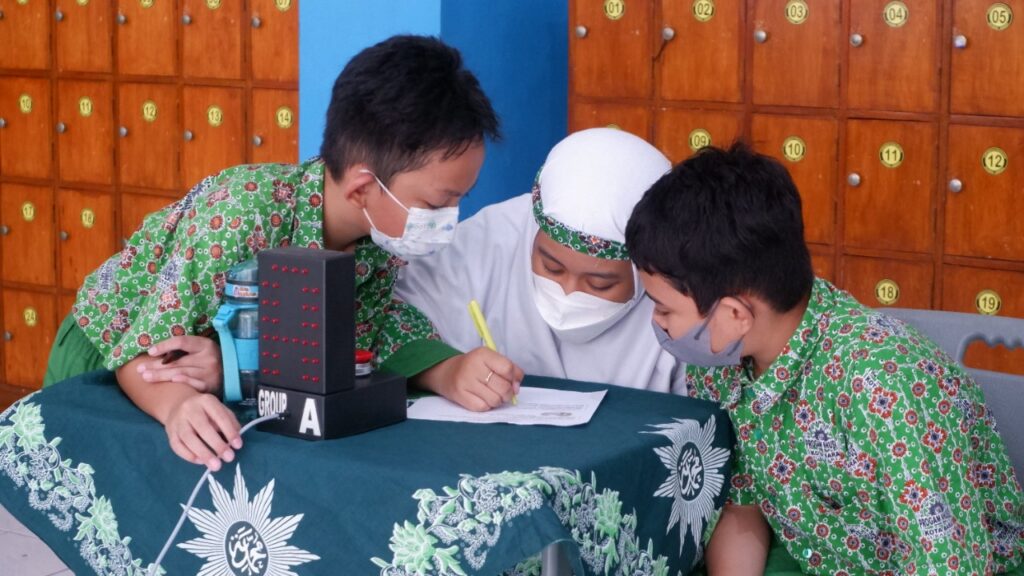 Lomba HUT RI