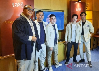 Reza Chandika, Dio Saituro Santoso, Andre Tanuwijaya, Kevin Sanjaya dan Vidi Aldiano, dalam pembukaan Rumu Private Room Grill di Adityawarman, Jakarta, (Antara)
