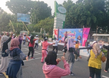 Jelang HUT-19, Radio Solopos Ajak Masyarakat Zumba dan Flashmop