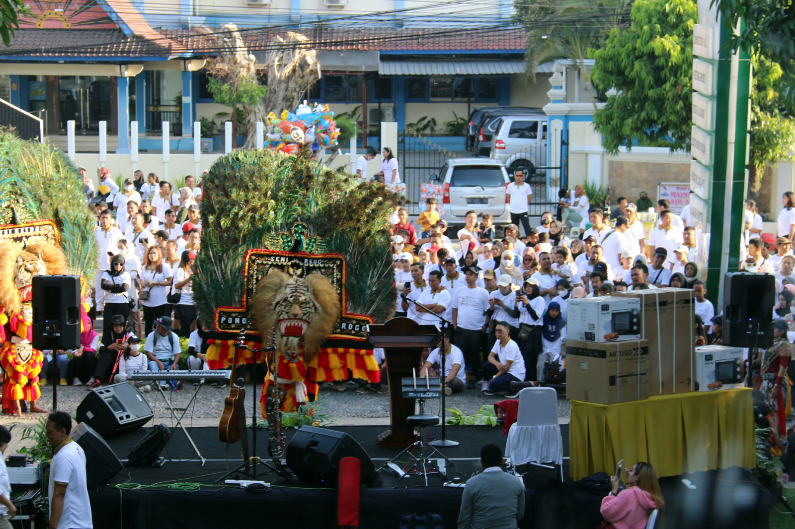 Bertabur Hadiah, Fun Walk Lorin Solo Hotel Diserbu Peserta