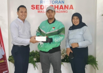 RM Sederhana Berbagi dengan Ratusan Driver Ojol