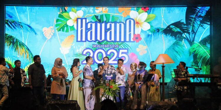 Ressa Herlambang Bikin Seru Moment Pergantian Tahun Baru 2025 di Lorin Solo Hotel